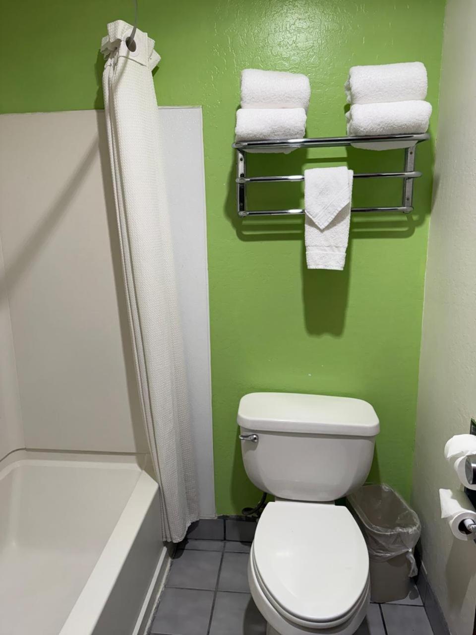 Hollister Inn Zewnętrze zdjęcie