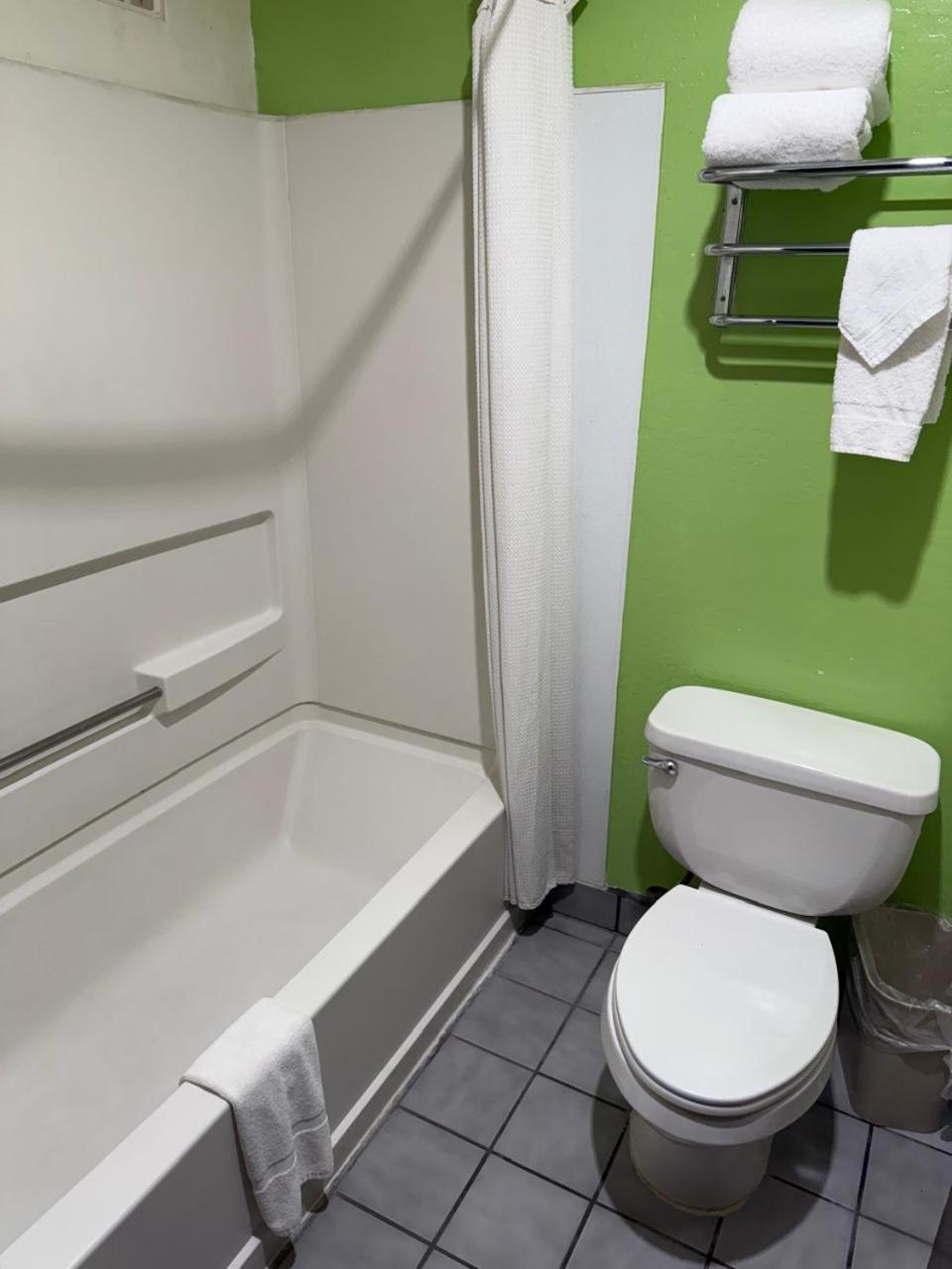Hollister Inn Zewnętrze zdjęcie